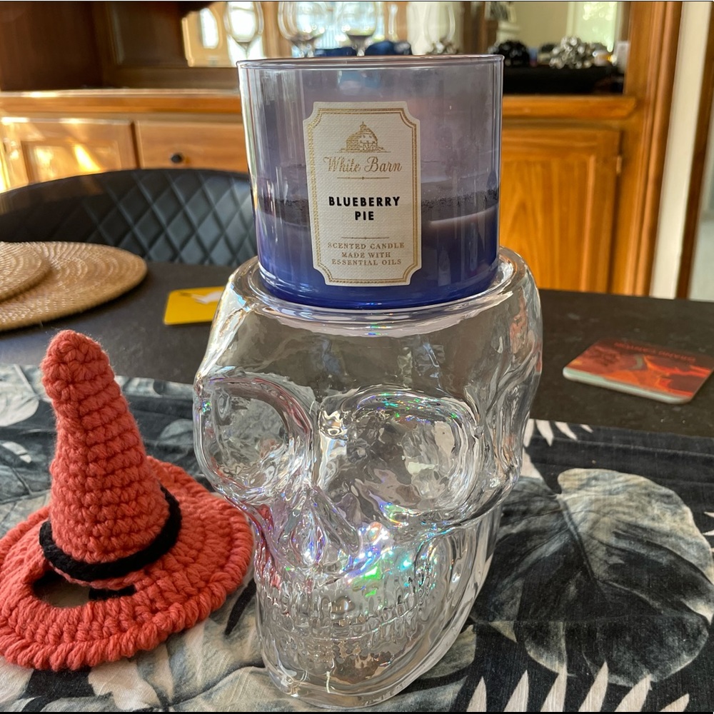Bath and Body Works Halloween 2021 crystal skull